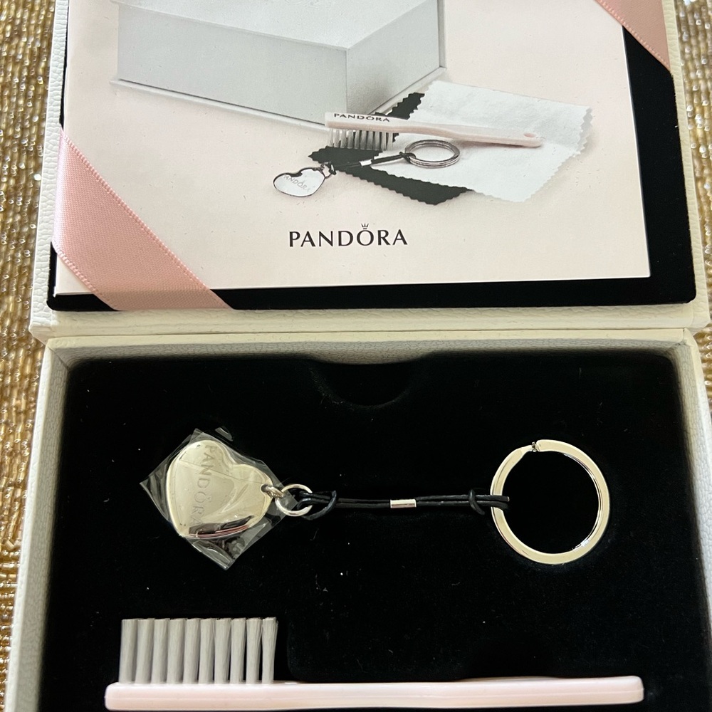 Pandora Cleaner Kit & Silver Heart Key Holder